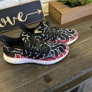 Women’s Adidas sneakers